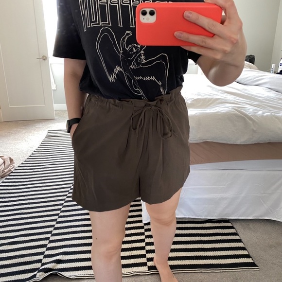 Babaton Paperbag Style Short - Picture 6 of 7